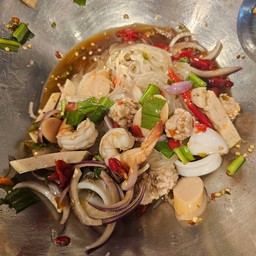 ยำเส้นเล็กรวมมิตร