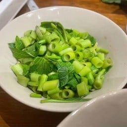 ผักบุ้งลวก