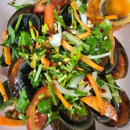 ยำไข่เยี่ยวม้า.