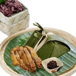 ข้าวเหนียวหมูทอด