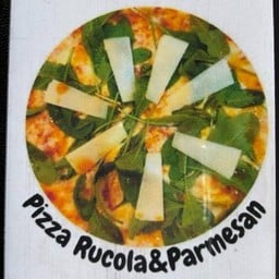 Pizza Rucola and Parmesan