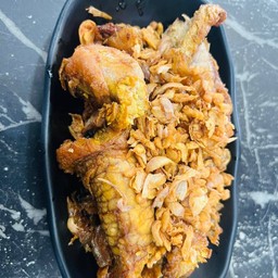 ไข่ปลาอินทรีทอดกะเทียม