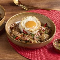 ข้าวกะเพราเนื้อ 3 สหาย