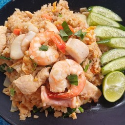 ข้าวผัดทะเลรวมมิตร