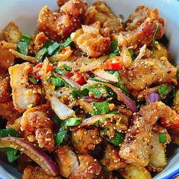 ข้าวยำสามชั้นแซ่บ (ใส่กล่องแยกช่อง)