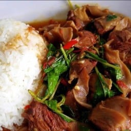 ก๋วยเตี๋ยวเนื้อตุ๋นท่านโก้ สุขุมวิท117 ตลาดภาณุวงศ์7