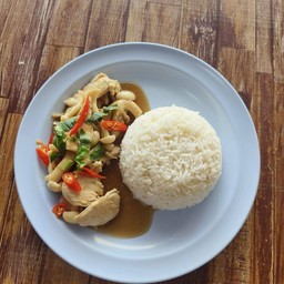 ข้าวราดเห็ดผัดน้ำมันหอย