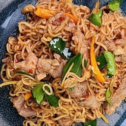 มาม่าผัดฉ่า