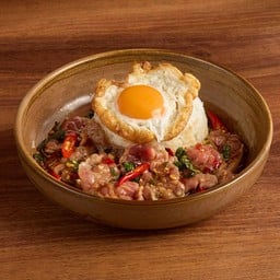 ข้าวกะเพราเนื้อน่องกรอบ
