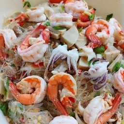 ยำวุ้นเส้นรวมทะเล