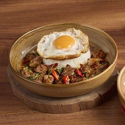 ข้าวกะเพราเนื้อ Sirloin