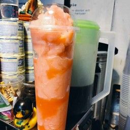 สเลอปี้สตอเบอรี่ปั่นแก้วยีราฟ