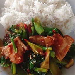 ข้าวคะน้าหมู