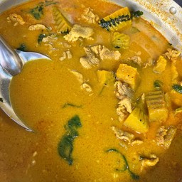แกงกะทิไก่ฟักทอง (กับข้าว)