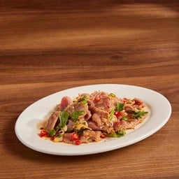 ยำแซ่บเนื้อน่องกรอบ