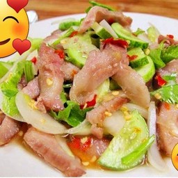 พล่าแตงกวาหมูนุ่ม