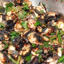 Larb Cherry Clams