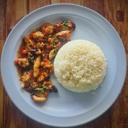 ข้าวราดกะเพรา