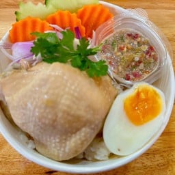 ข้าวไก่ต้ม+น้ำจิ้มซีฟู้ด