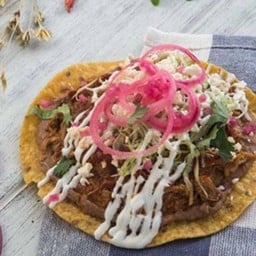 Tostada Chile Rojo