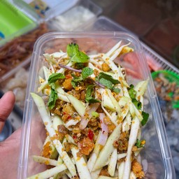 ยำมะม่วงไข่ปู
