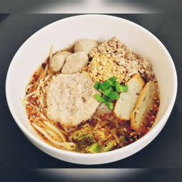 ก๋วยเตี๋ยวหมูเด้ง ต้มยำ