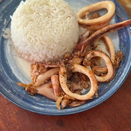 ข้าวทอดกระเทียม