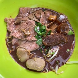 ก๋วยเตี๋ยวเนื้อแม่น้อย (บางซื่อ)
