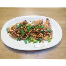 กุ้งผัดพริกเกลือShrimp stir fried chili and salt. 3ตัว