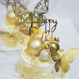 เค้กบอลทองคำ ครึ่งปอนด์ไม่รับเขียนข้อความเพิ่ม