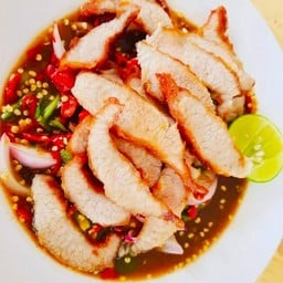 ยำคอหมูย่าง