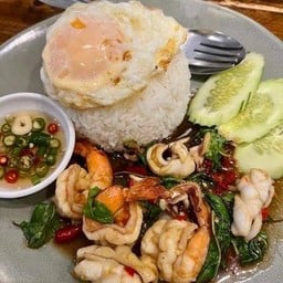 ข้าวกะเพราทะเล