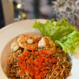 มาม่าผัดไข่กุ้ง