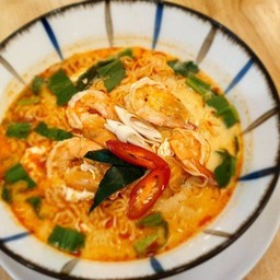 Tomgum Soup Noddle With Prawn