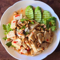 ยำหมูยอ