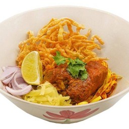 ข้าวซอยขลุกขลิกหมูฮังเล