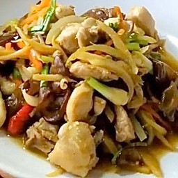 ไก่ผัดขิง