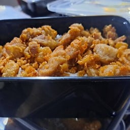 ข้้าวสวยกล่องใหญ่จุกๆ  รวมได้ 2 อย่างค่ะ