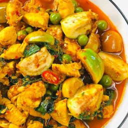 ผัดพริกแกงมะเขือใส่ไก่กับข้าว