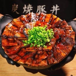 โอฮาชิ ข้าวหน้าหมูย่างถ่าน ศาลาแดง