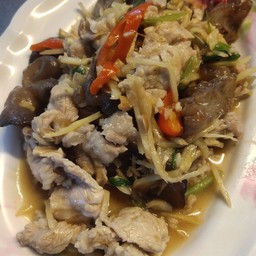 ไก่ผัดขิงเป็นกับข้าว