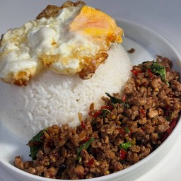 กระเพราสามพริก สูตรโบราณ Krapraow