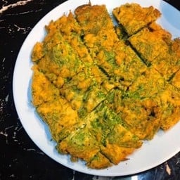 ไข่ชะอมทอด (ชิ้นละ)