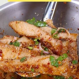 น้ำตกคอหมูย่าง