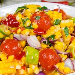 ยำข้าวโพดไข่แดง