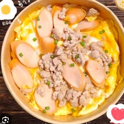 ข้าวไข่ข้นไส้กรอกหมูสับ