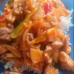 ผัดแกงเผ็ดหน่อไม้ดองหมู