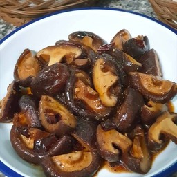 เห็ดหอมผัดน้ำมันหอย