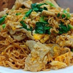 ผัดมาม่า