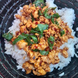 กระเพาไก่สับ